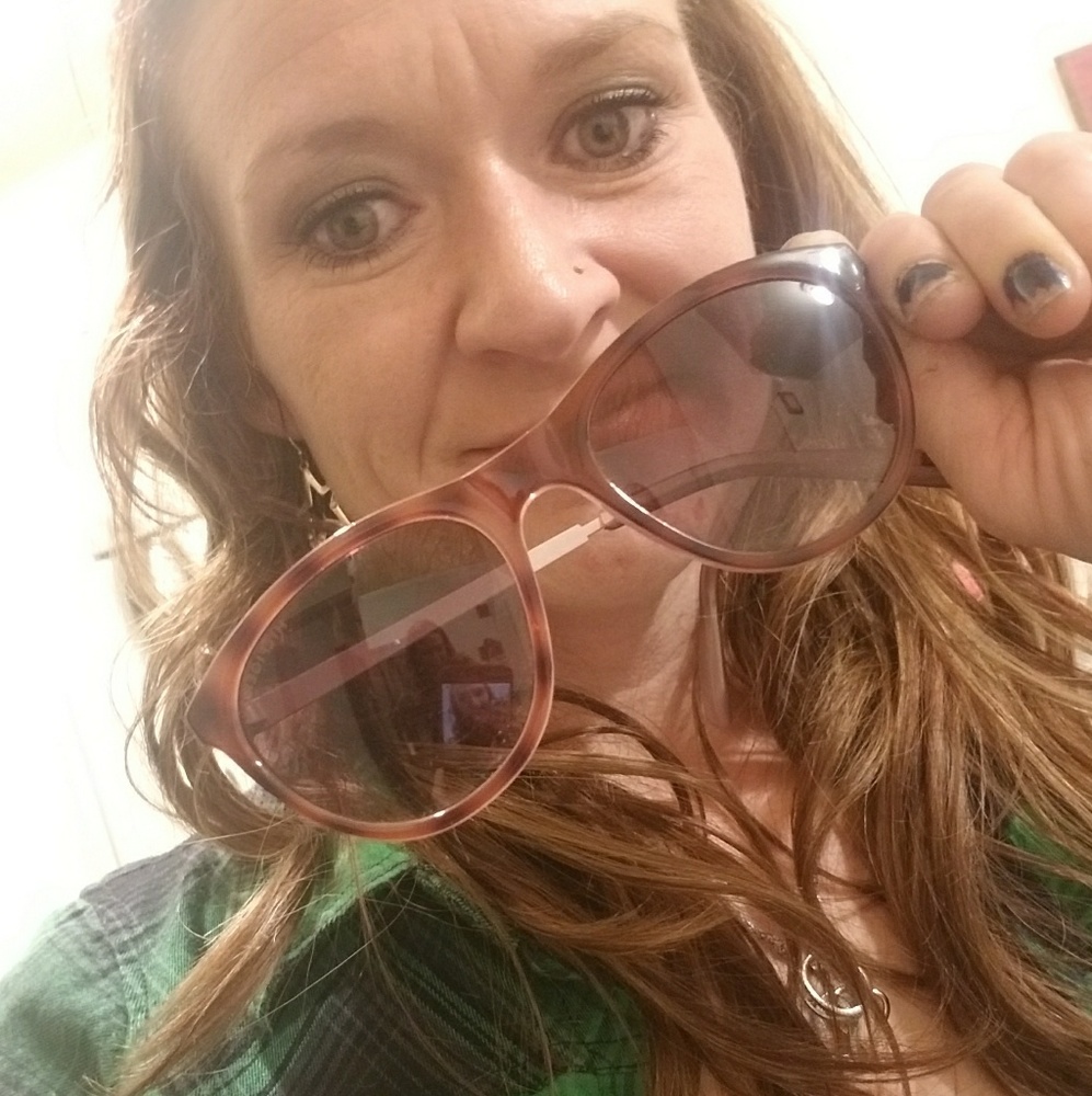 Sunglasses - Picture 3 of 4